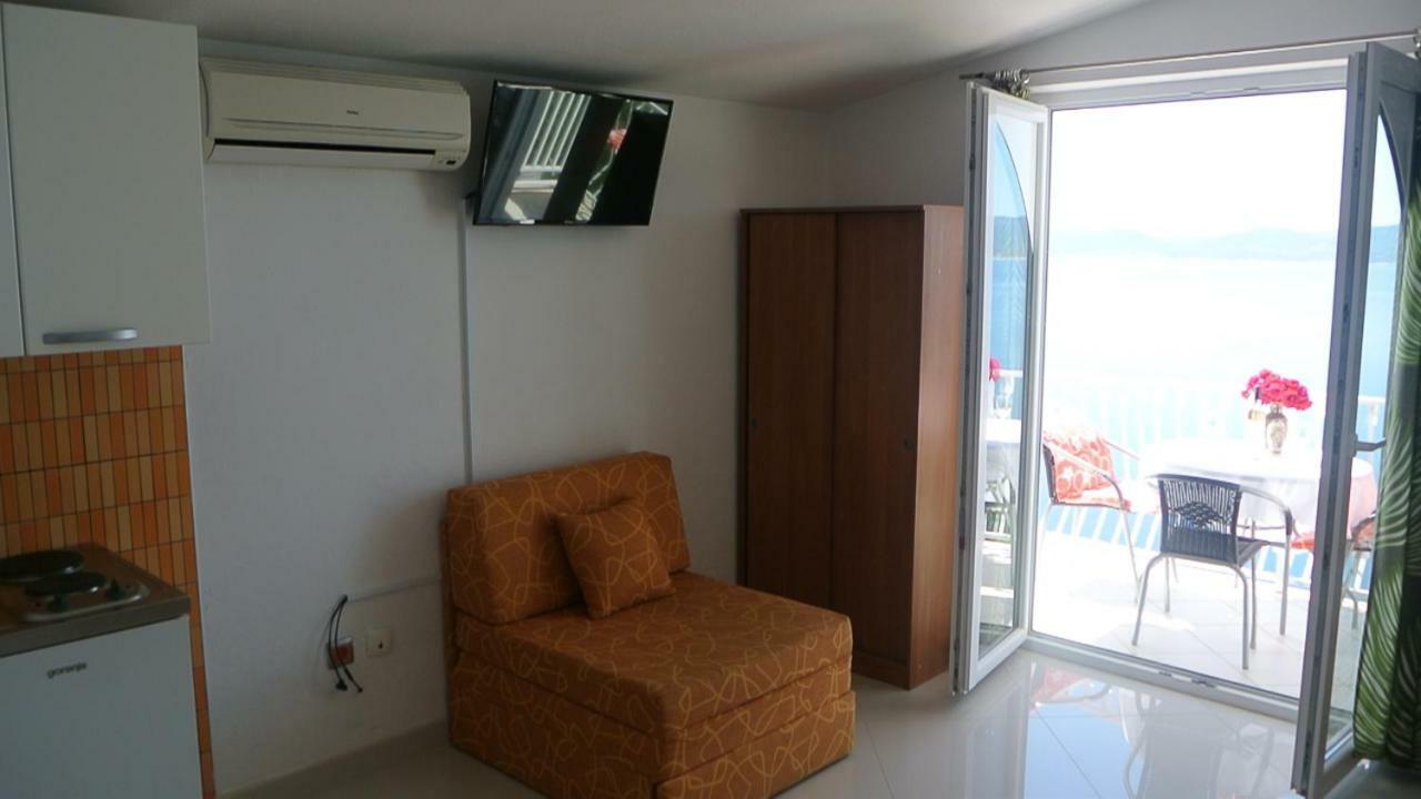 View On Th Sea Pisak Apartment Bagian luar foto